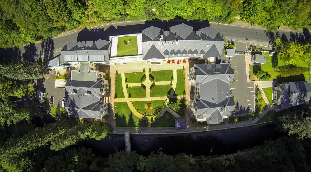 EXCELENTNÍ PŘÍPRAVA NA PRESTIŽNÍ UNIVERZITY CARLSBAD INTERNATIONAL SCHOOL (CIS)