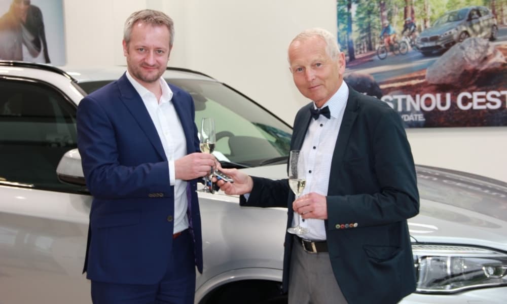 Prof. MUDr. Jan Pirk, DrSc. se stal oficiálním ambasadorem autosalonů KOPECKÝ