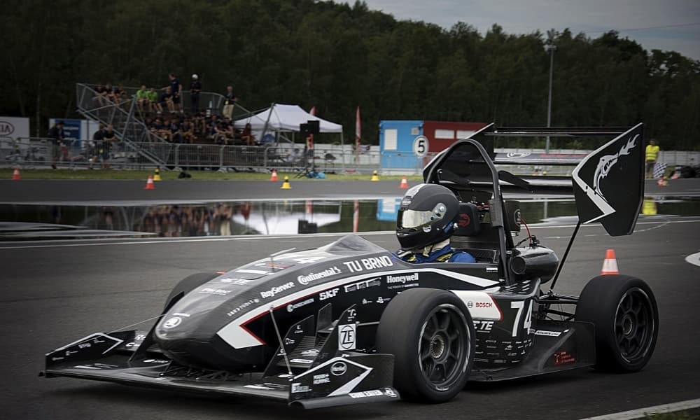 Dragon 7 zvítězil