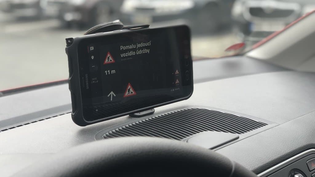 C-Roads - zapnu maják a mám zelenou