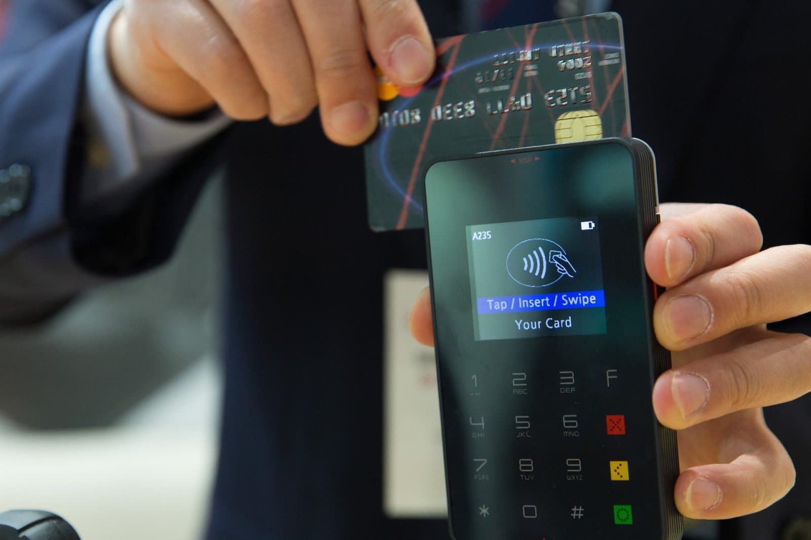 FinTechová vlna: Češi věří finančním technologiím