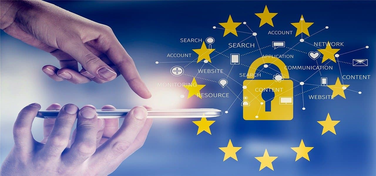 Technologičtí giganti ponesou v EU větší odpovědnost za sdílený obsah