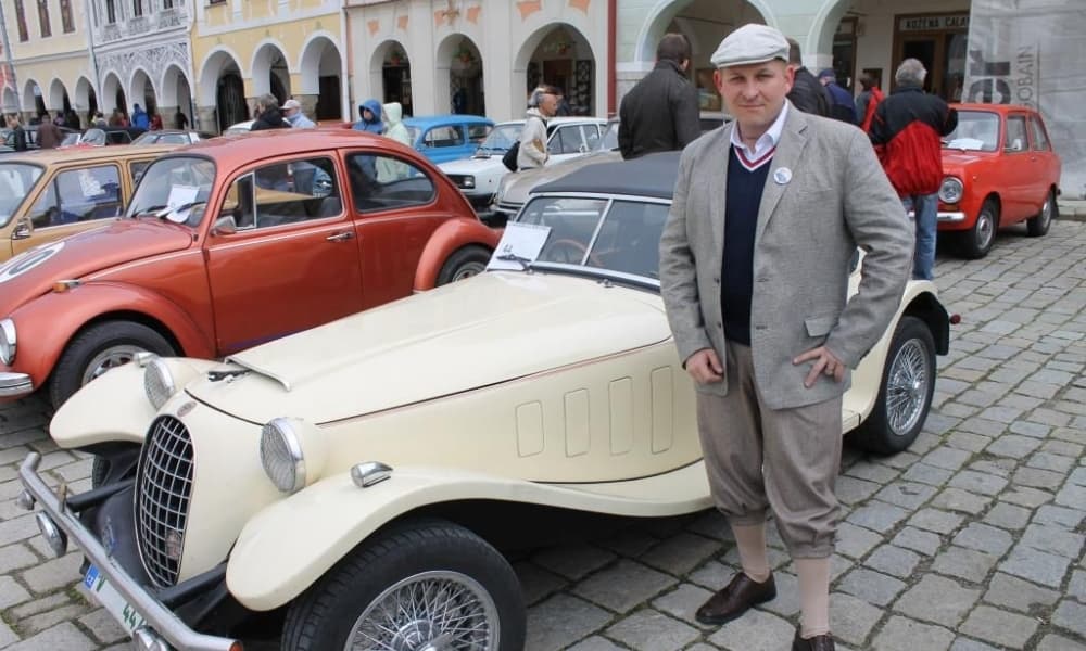 Milan Hebelka Výkonný ředitel, jednatel společnosti Přeprava na letiště s.r.o.