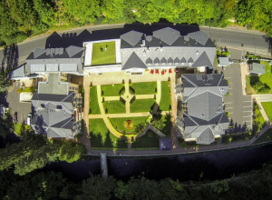 EXCELENTNÍ PŘÍPRAVA NA PRESTIŽNÍ UNIVERZITY CARLSBAD INTERNATIONAL SCHOOL (CIS)