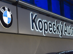 Prof. MUDr. Jan Pirk, DrSc. se stal oficiálním ambasadorem autosalonů KOPECKÝ
