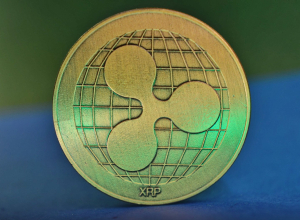 Ripple exploduje, dominance Bitcoinu prudce klesá.