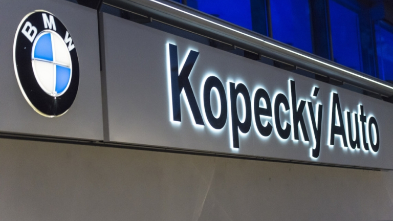 Prof. MUDr. Jan Pirk, DrSc. se stal oficiálním ambasadorem autosalonů KOPECKÝ