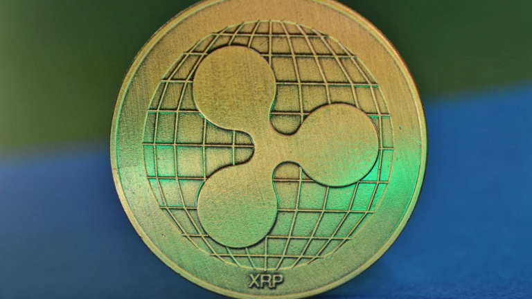 Ripple exploduje, dominance Bitcoinu prudce klesá.