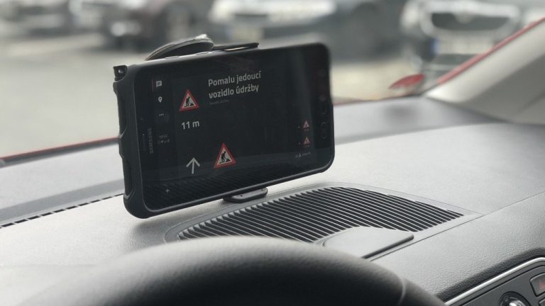 C-Roads - zapnu maják a mám zelenou